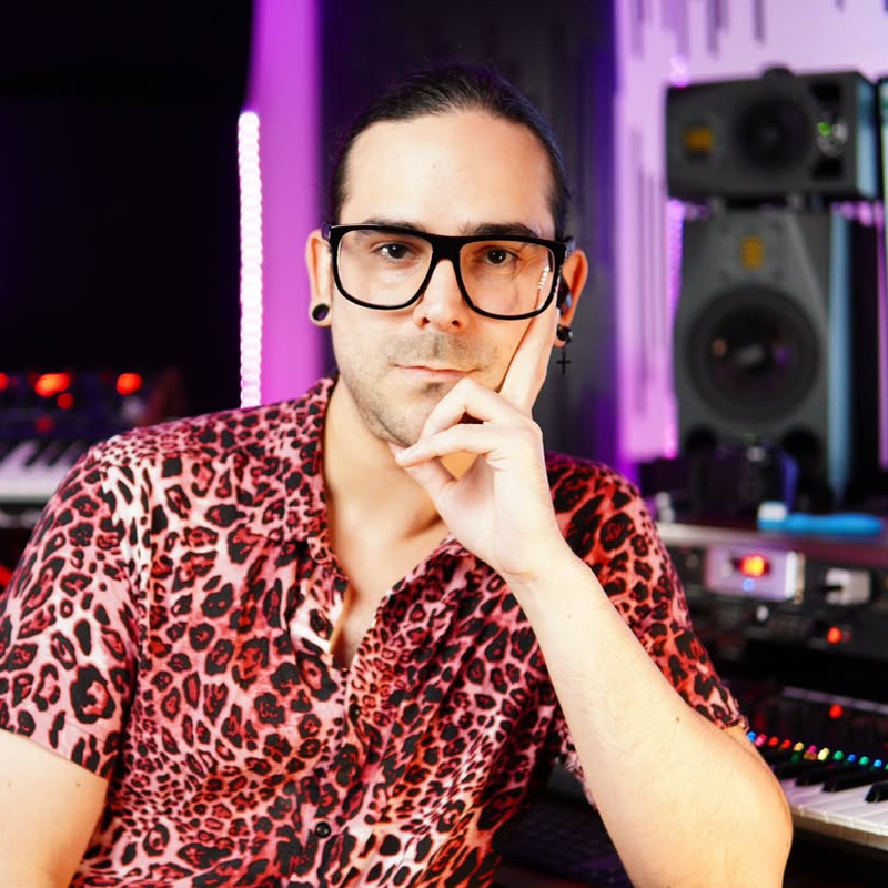 Jorge Lanzas in his studio